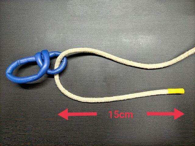 ユニノットの結び方のSTEP1