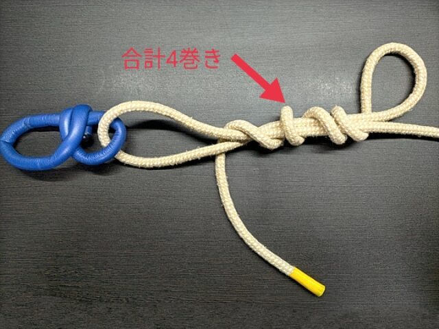 ハングマンズノットの結び方STEP3